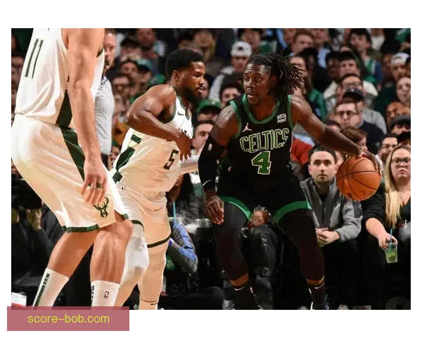 NBA东西部前十揭晓 雄鹿领衔榜首争夺激烈 十支球队无缘季后赛